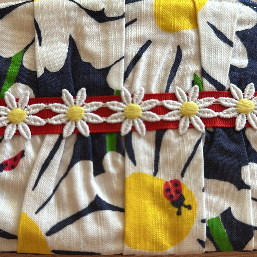 🌼 Lilly Pulitzer daisy fabric handmade ruching detailed wristlet 8.5” x 4.5” - Picture 7 of 10